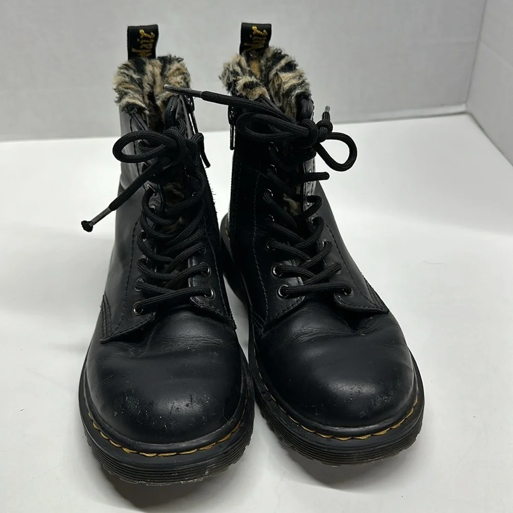 Dr Martens Boots Combat Lace Up Sherpa Lined Cheetah Docs Black KidsYouth Size 2